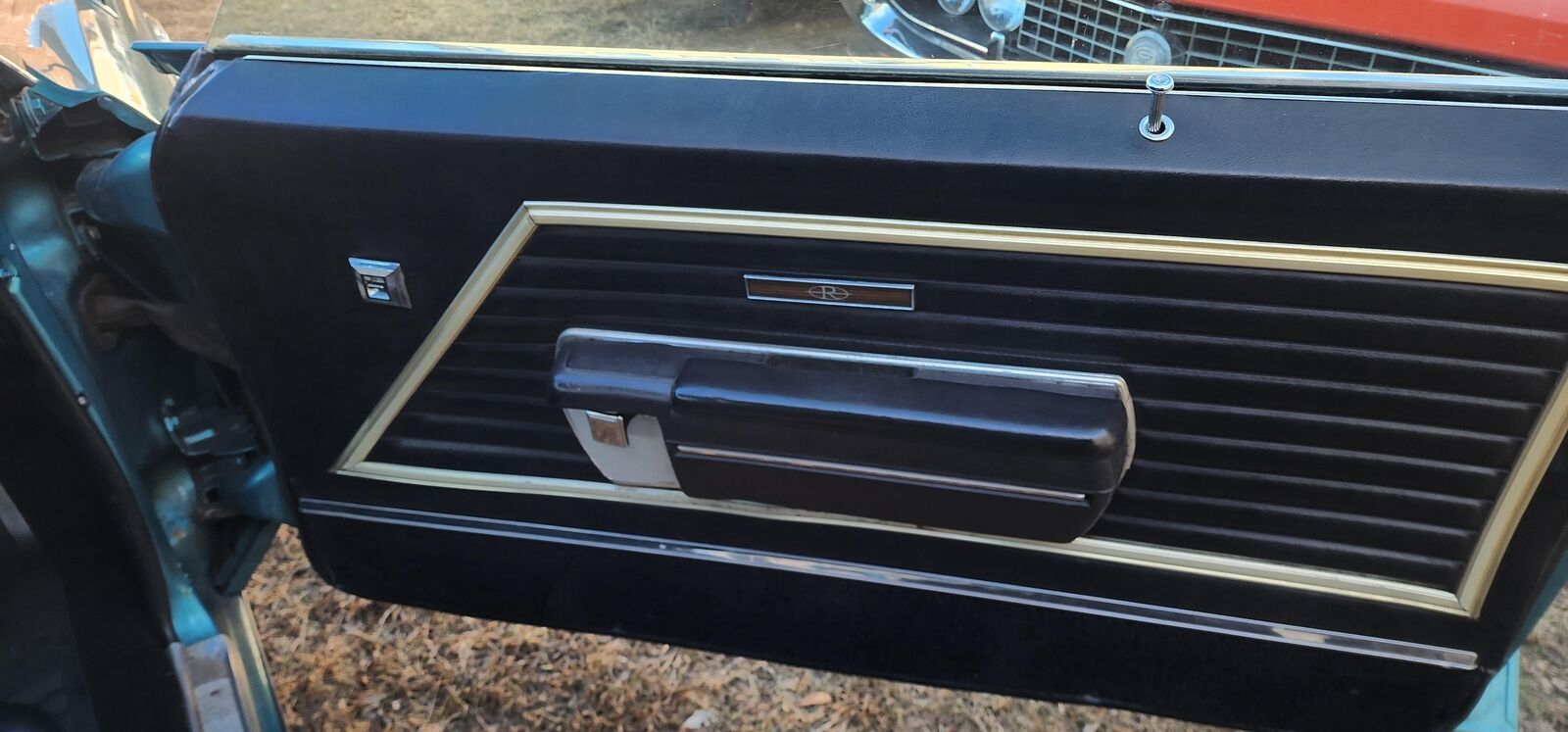 Buick-Riviera-1969-2-Dr-32