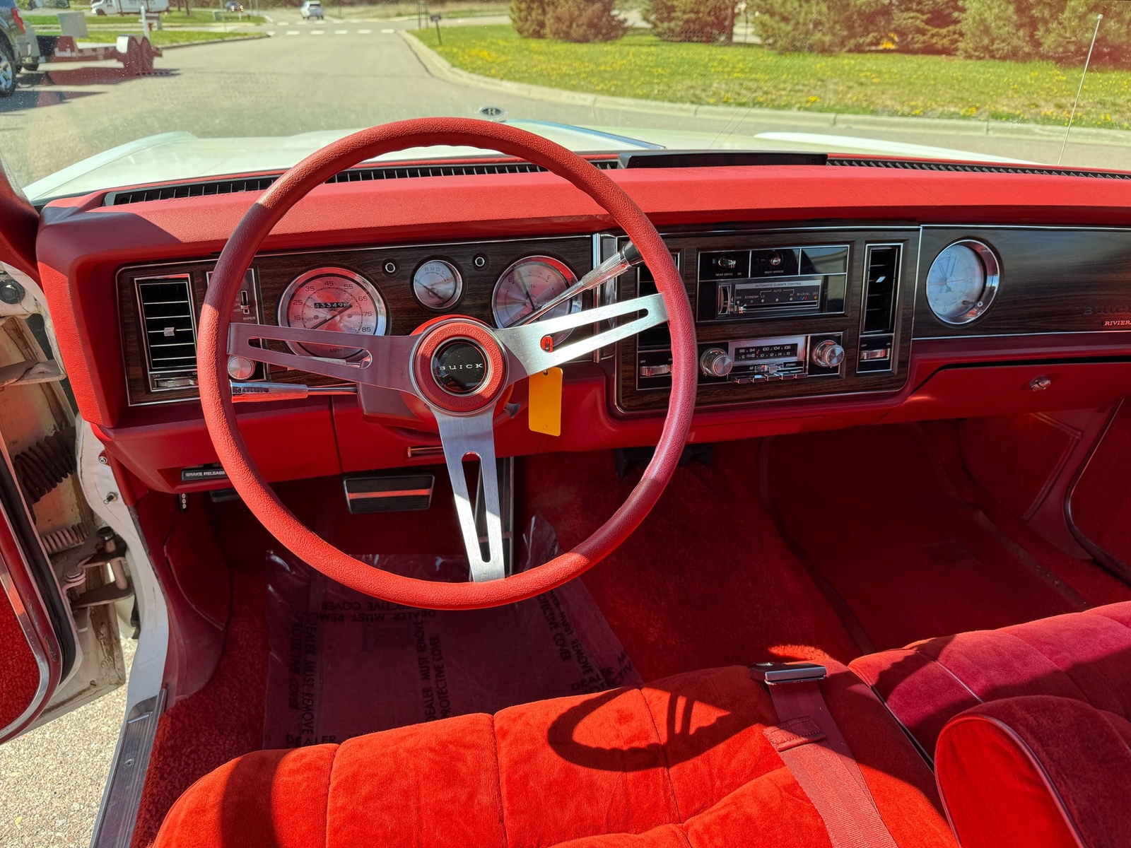 Buick-Riviera-1977-Coupe-10