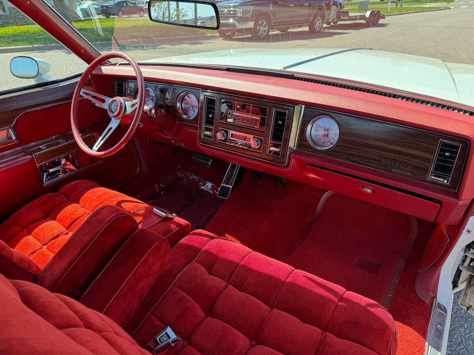 Buick-Riviera-1977-Coupe-11