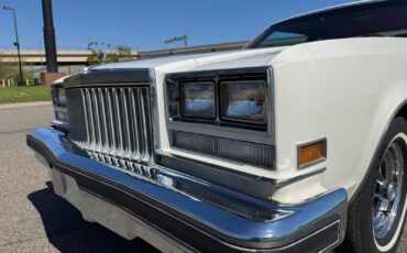 Buick-Riviera-1977-Coupe-16