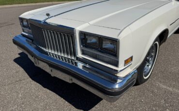 Buick-Riviera-1977-Coupe-18
