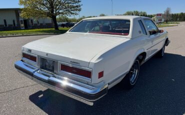 Buick-Riviera-1977-Coupe-2
