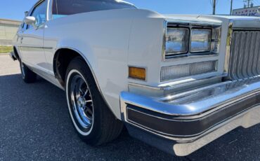 Buick-Riviera-1977-Coupe-21