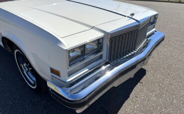 Buick-Riviera-1977-Coupe-22