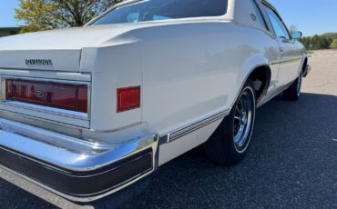 Buick-Riviera-1977-Coupe-25