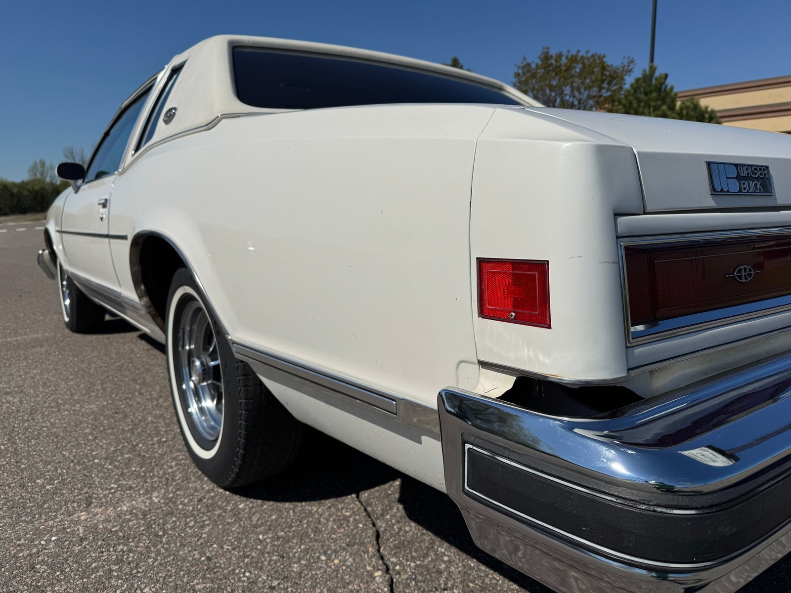 Buick-Riviera-1977-Coupe-29