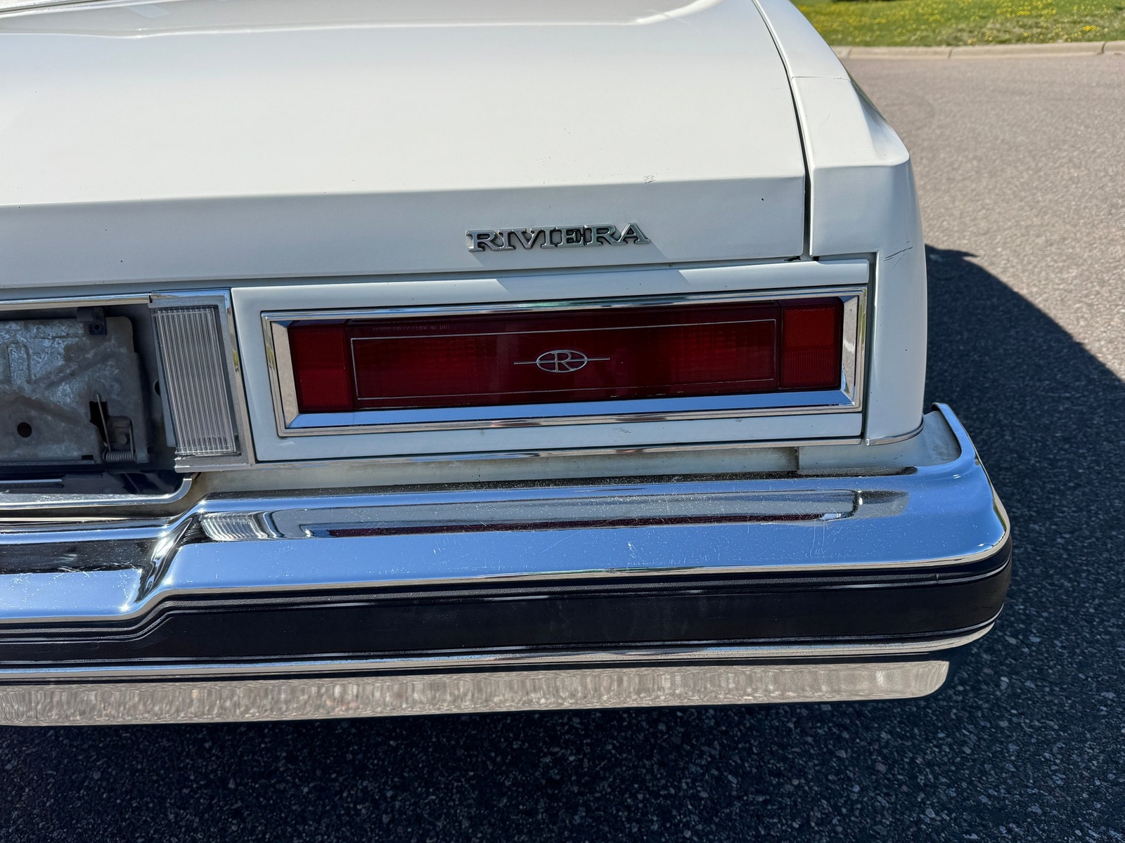 Buick-Riviera-1977-Coupe-34