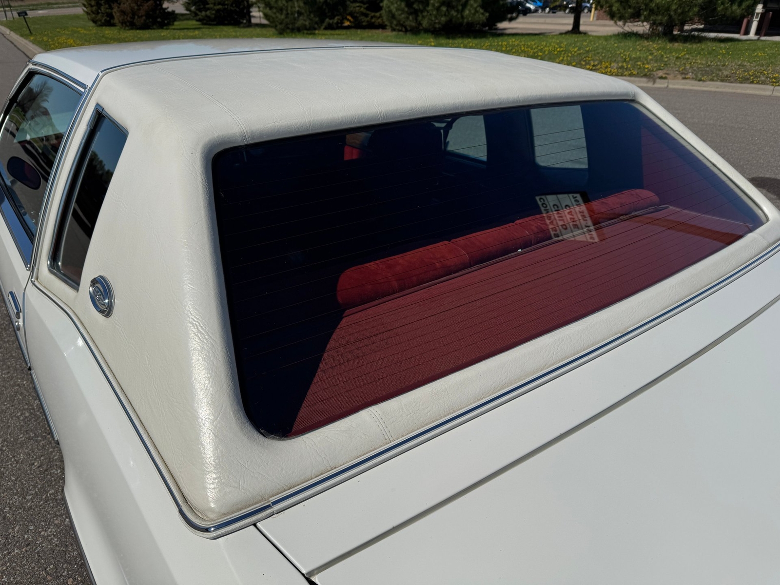 Buick-Riviera-1977-Coupe-38