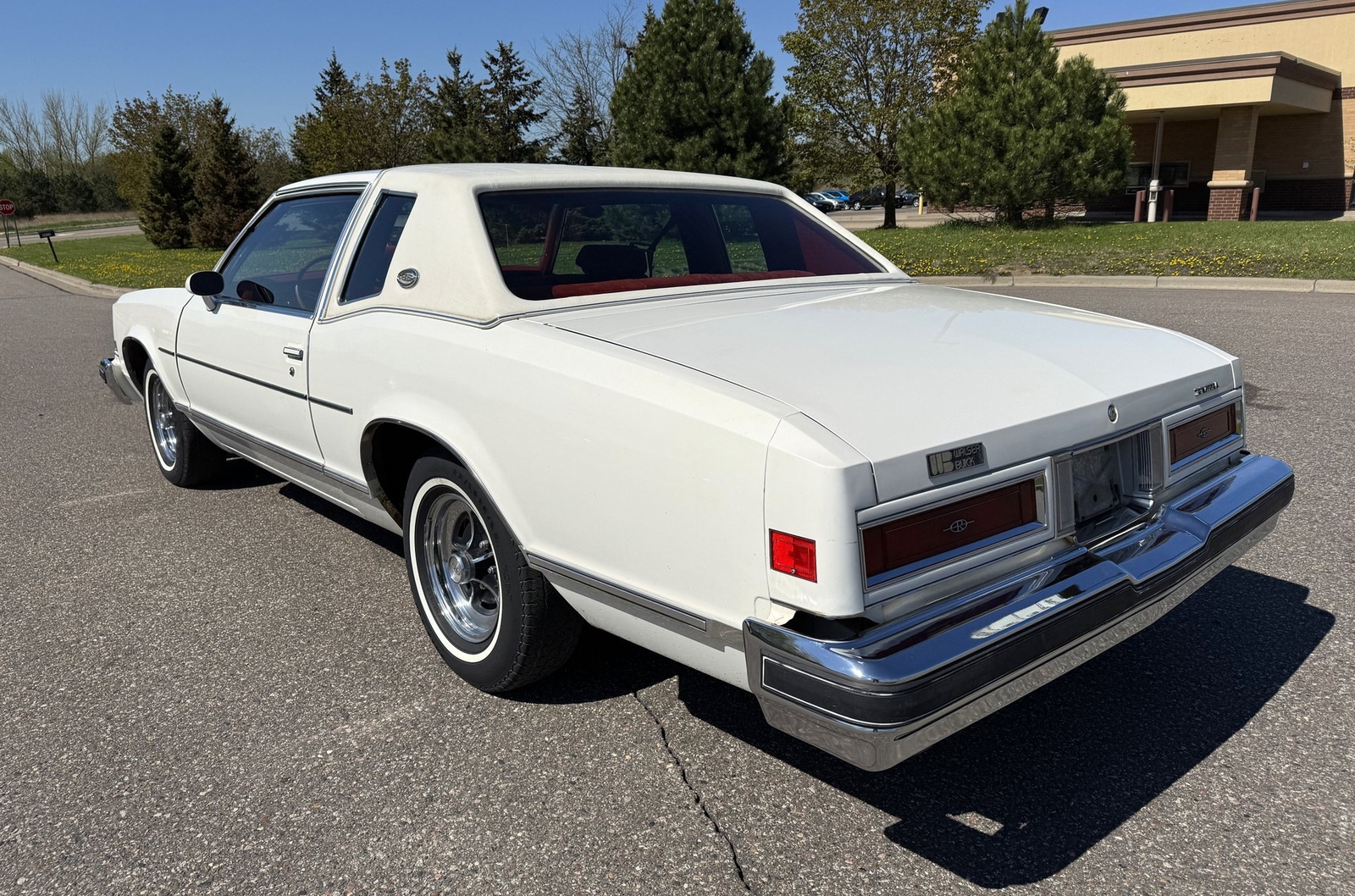 Buick-Riviera-1977-Coupe-5