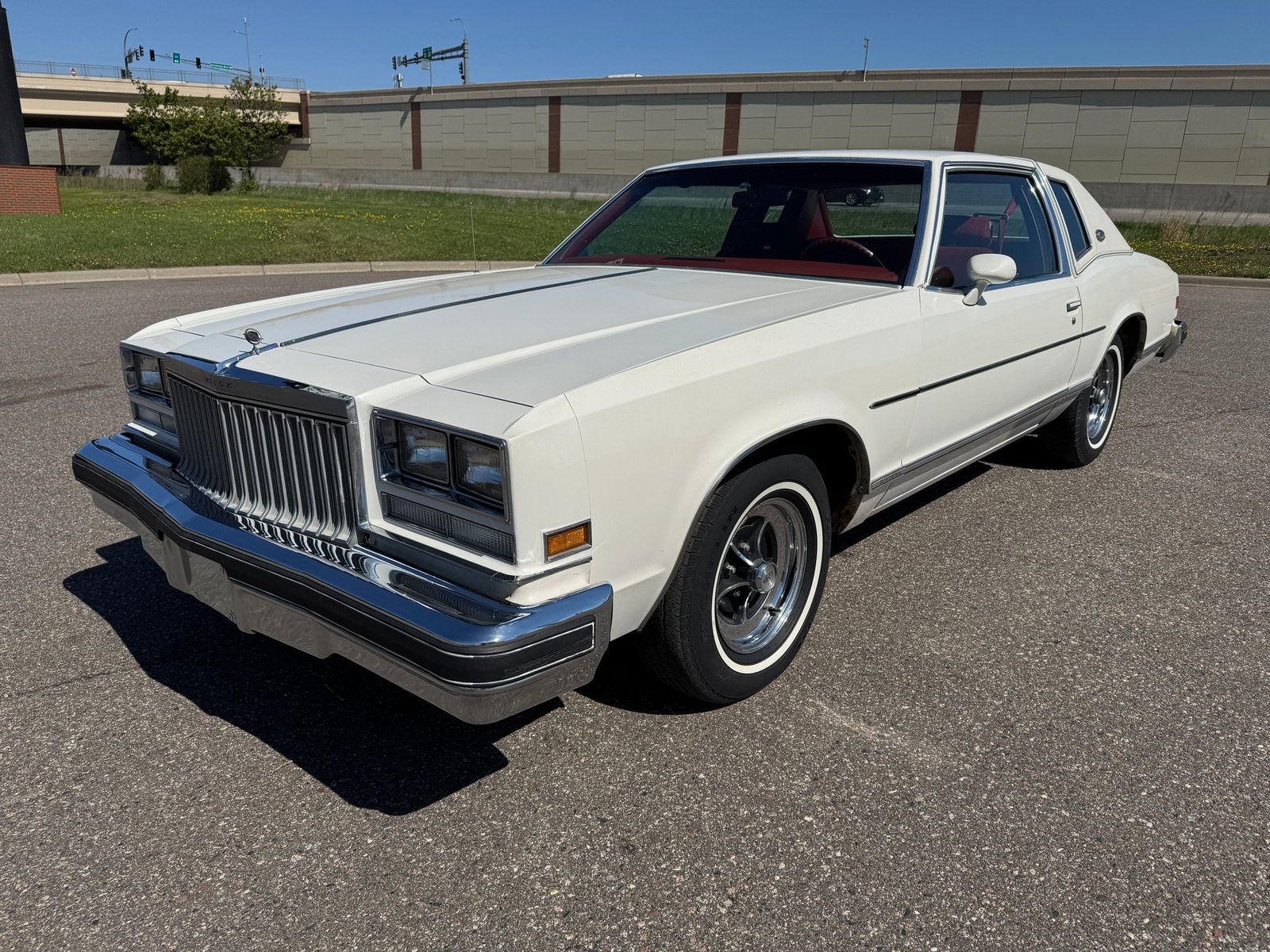 Buick-Riviera-1977-Coupe-7