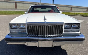 Buick-Riviera-1977-Coupe-8