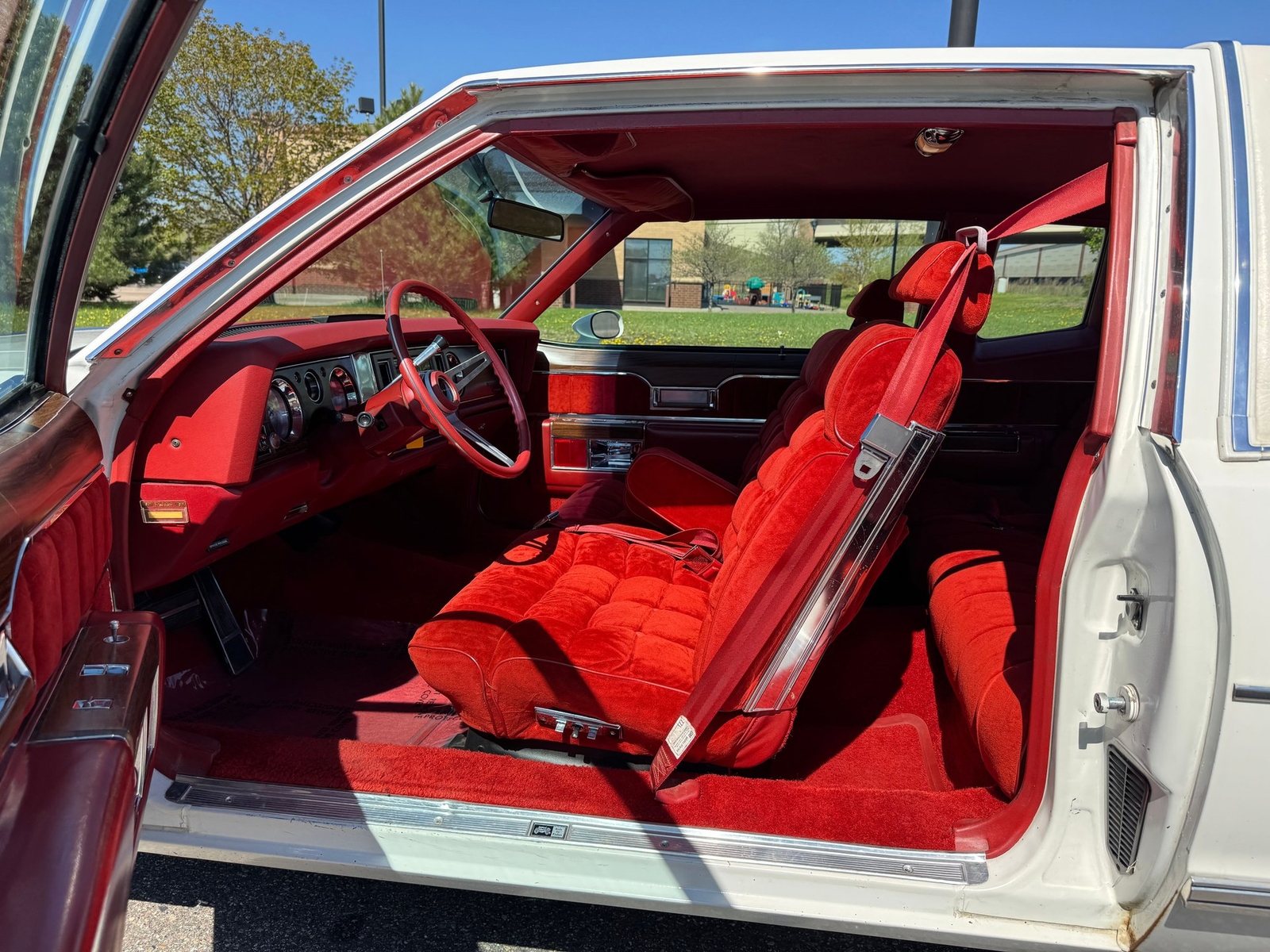 Buick-Riviera-1977-Coupe-9