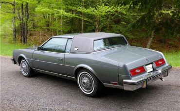 Buick-Riviera-1985-COUPE-10