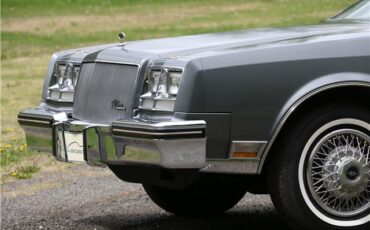 Buick-Riviera-1985-COUPE-11
