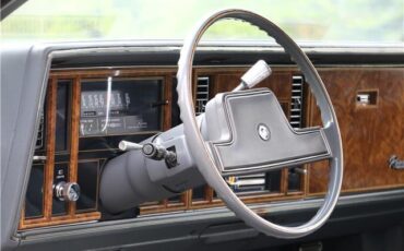 Buick-Riviera-1985-COUPE-2