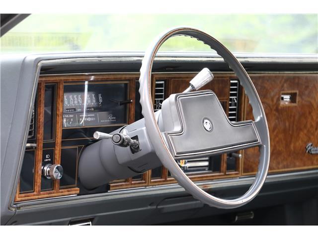 Buick-Riviera-1985-COUPE-2