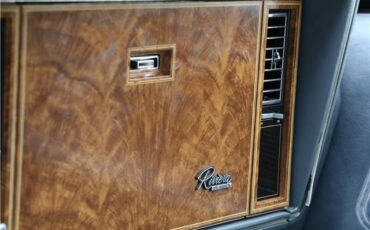 Buick-Riviera-1985-COUPE-20