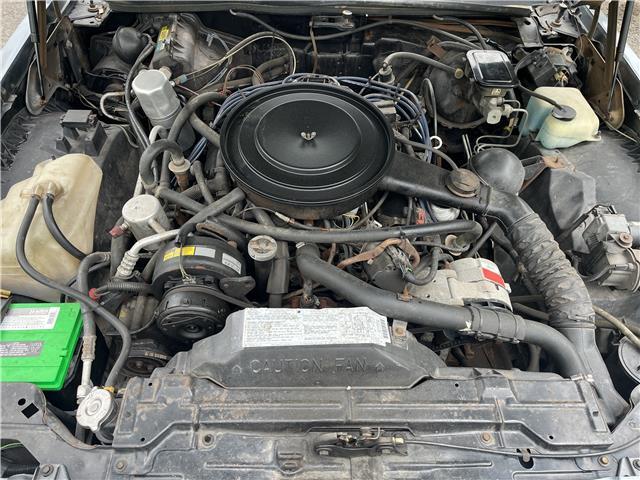Buick-Riviera-1985-COUPE-24