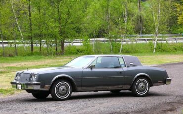 Buick-Riviera-1985-COUPE-4