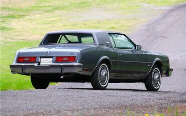Buick-Riviera-1985-COUPE-5
