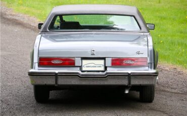 Buick-Riviera-1985-COUPE-6