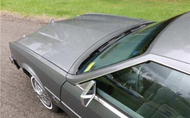 Buick-Riviera-1985-COUPE-7