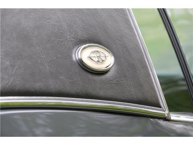 Buick-Riviera-1985-COUPE-8