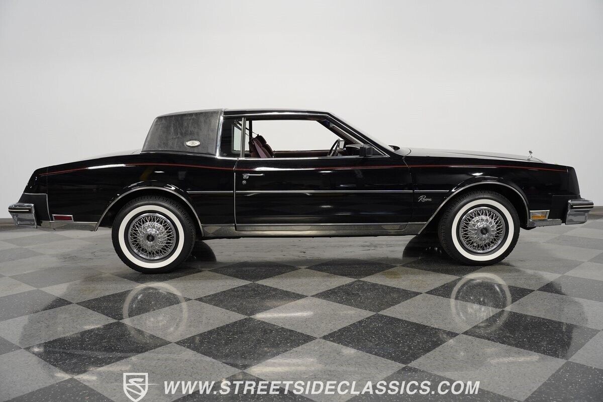 Buick-Riviera-1985-Hardtop-12