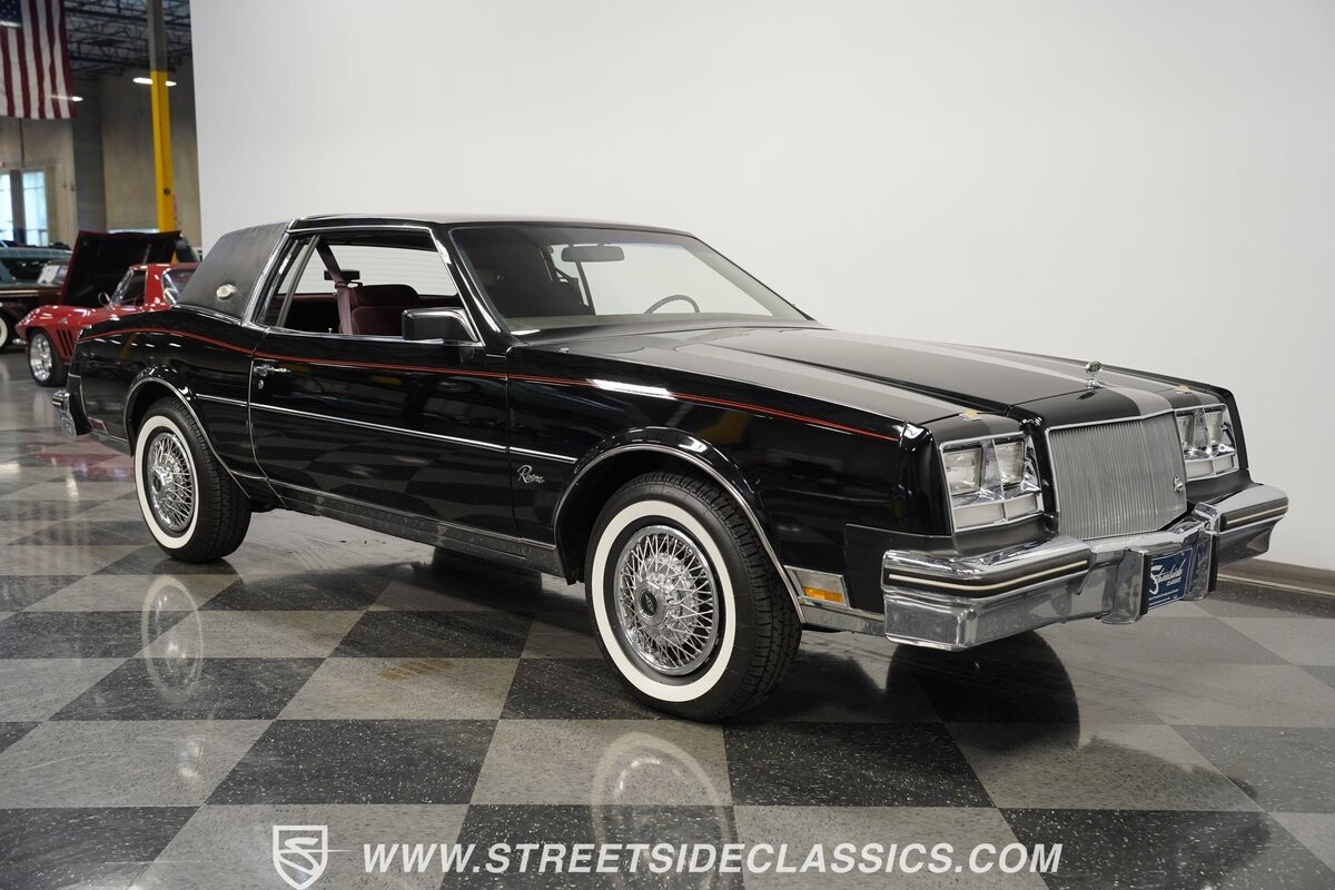 Buick-Riviera-1985-Hardtop-13