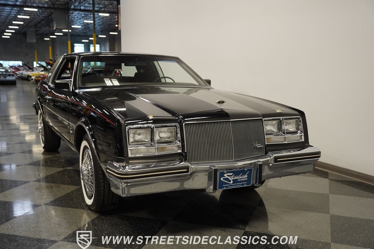 Buick-Riviera-1985-Hardtop-14
