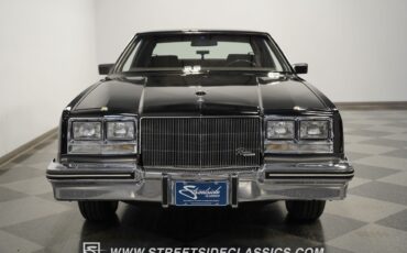 Buick-Riviera-1985-Hardtop-15