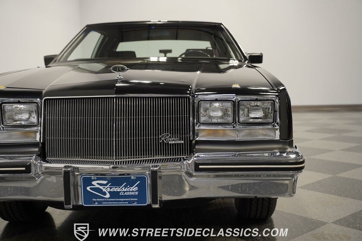 Buick-Riviera-1985-Hardtop-16