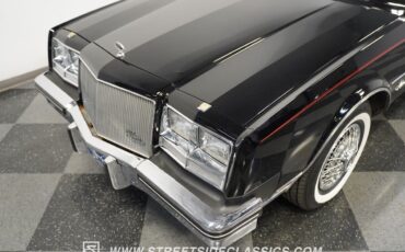 Buick-Riviera-1985-Hardtop-17