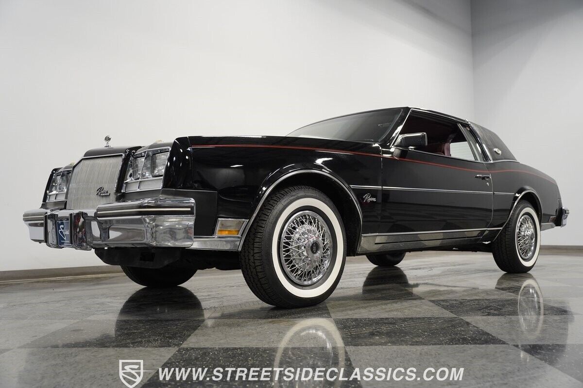 Buick-Riviera-1985-Hardtop-18