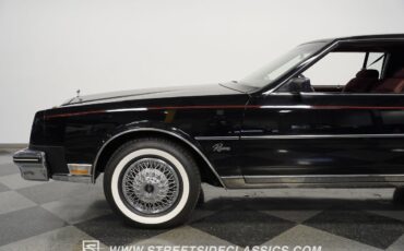 Buick-Riviera-1985-Hardtop-20