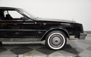 Buick-Riviera-1985-Hardtop-27