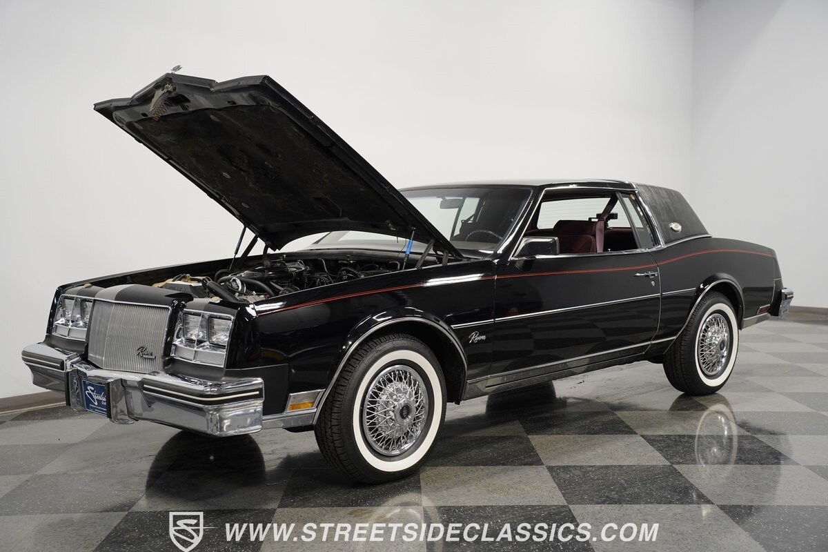 Buick-Riviera-1985-Hardtop-28