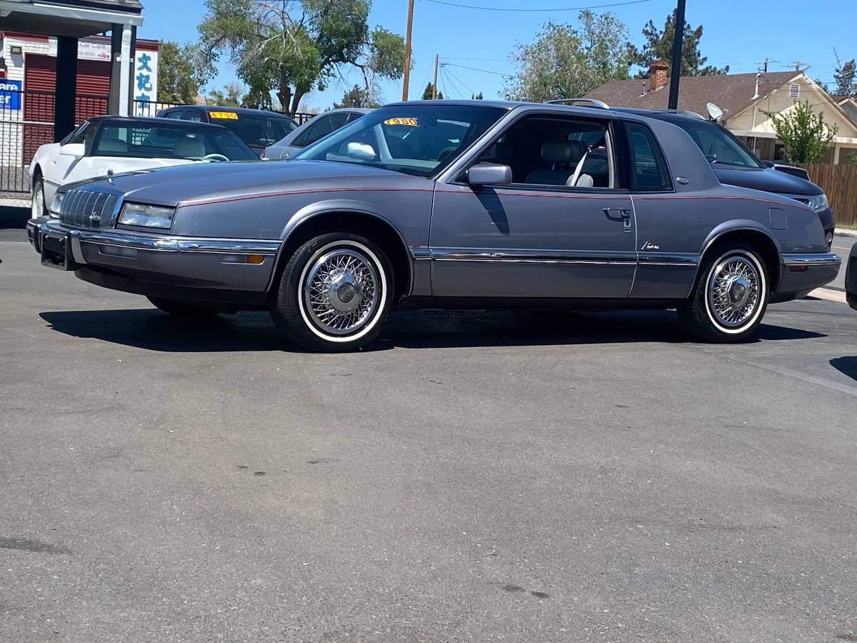 Buick-Riviera-1991-brown-20