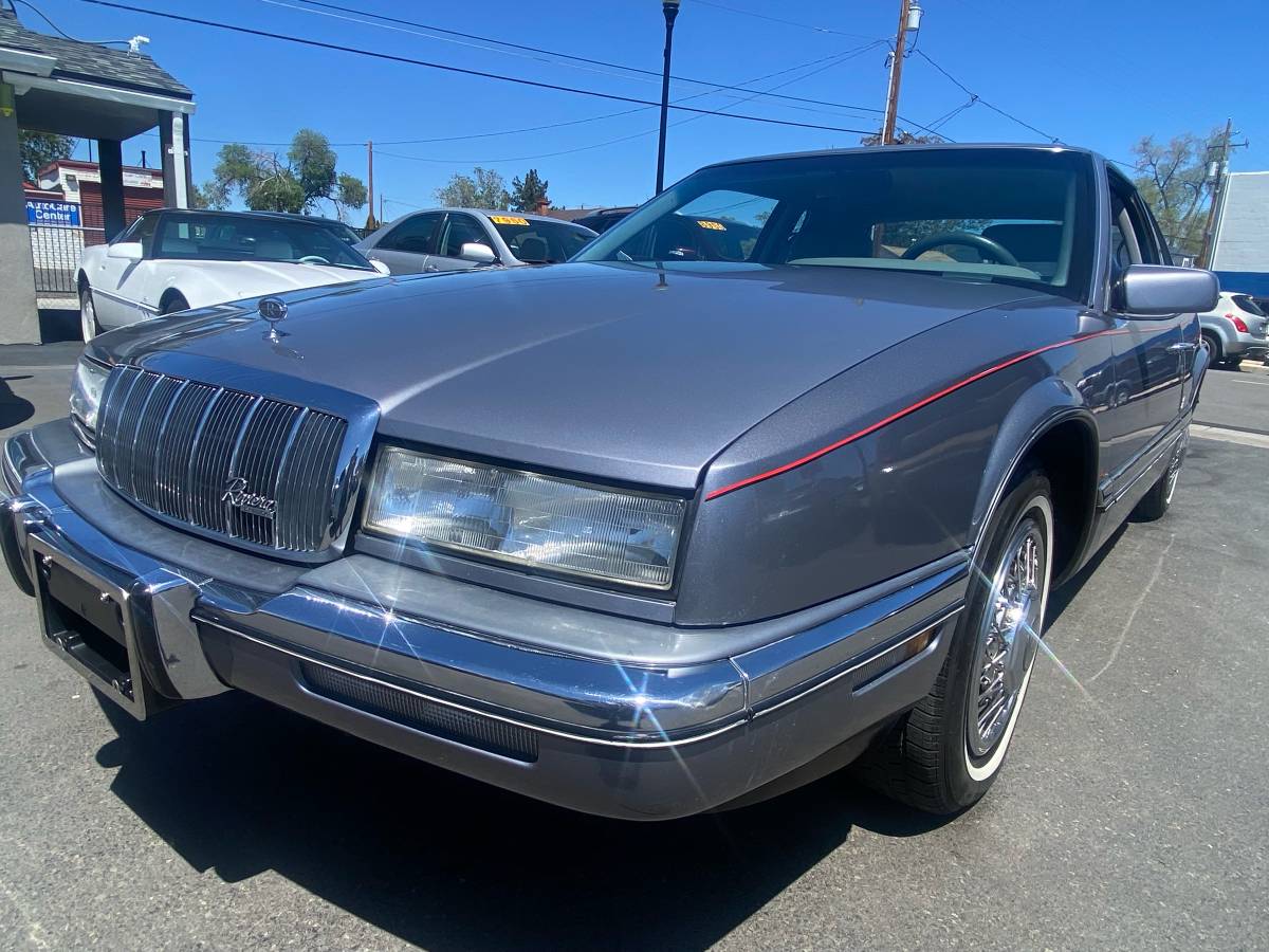 Buick-Riviera-1991-brown-21