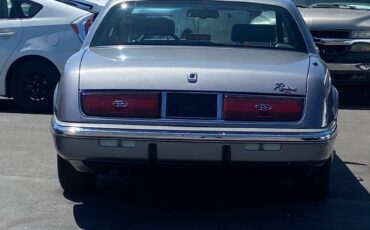 Buick-Riviera-1991-brown-5