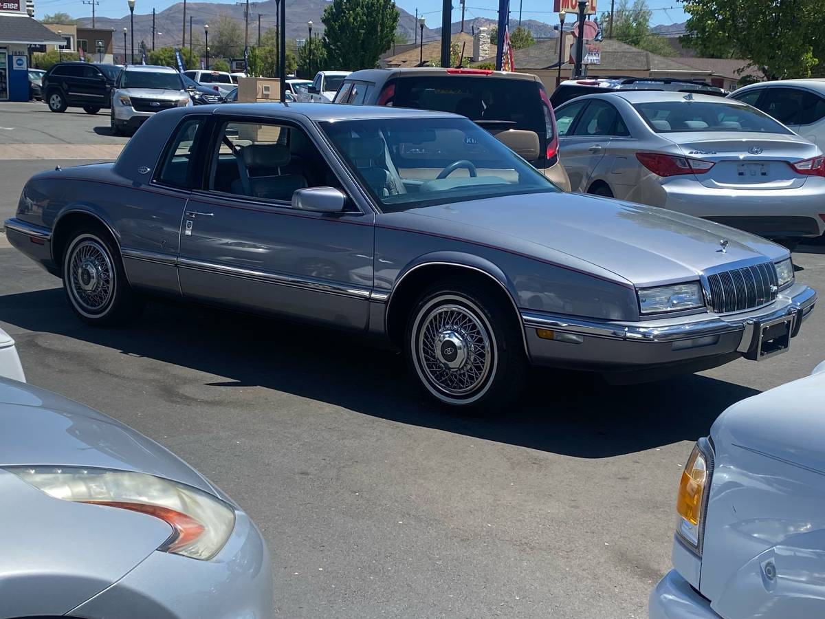 Buick-Riviera-1991-brown-6