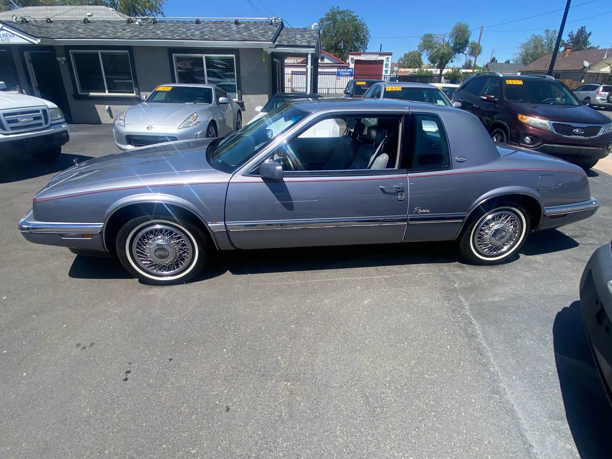 Buick-Riviera-1991-brown-7