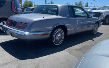 Buick-Riviera-1991-brown-8