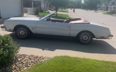 Buick-Riviera-convertible-1982-white-5