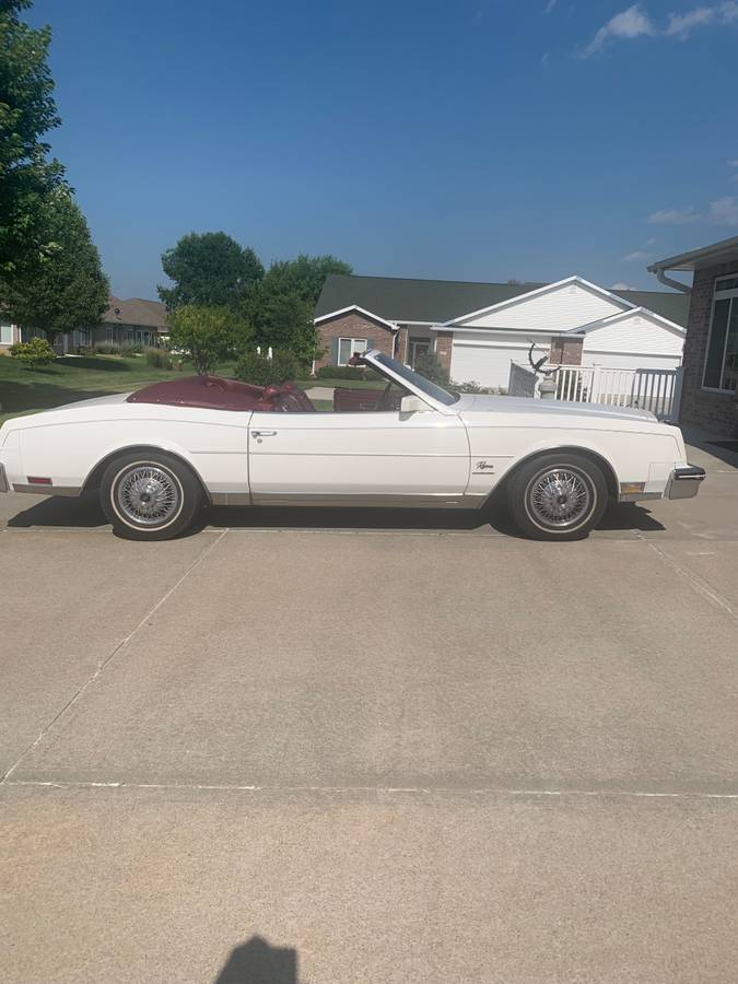 Buick-Riviera-convertible-1982-white-6