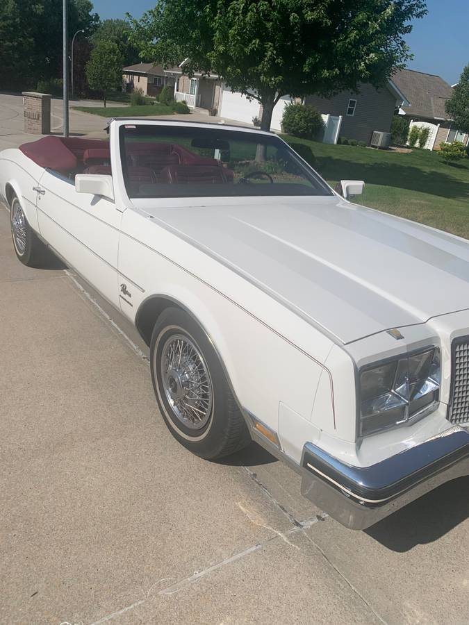 Buick-Riviera-convertible-1982-white-7