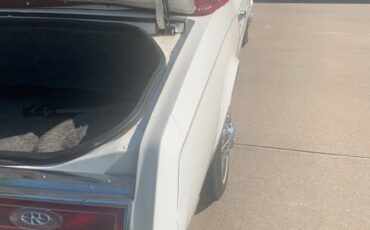 Buick-Riviera-convertible-1982-white-8