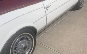 Buick-Riviera-convertible-1982-white-9