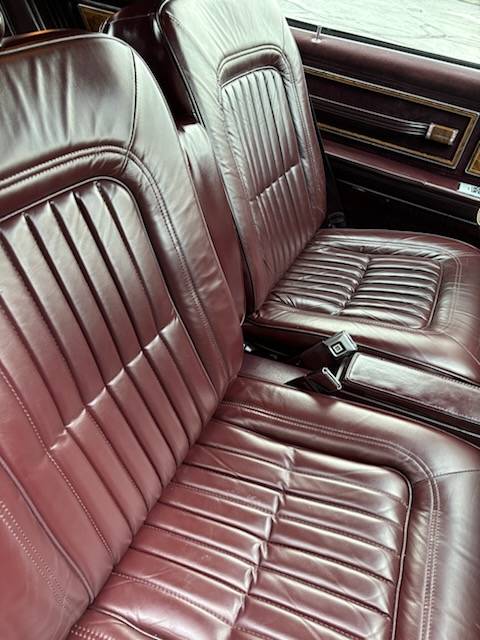Buick-Riviera-luxury-1985-white-6