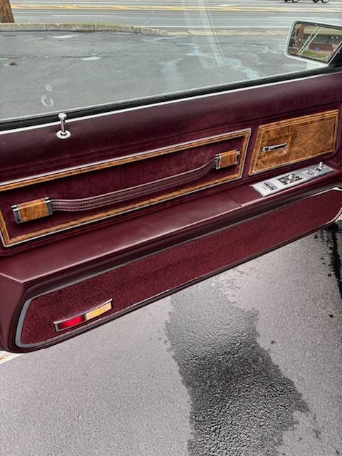 Buick-Riviera-luxury-1985-white-8